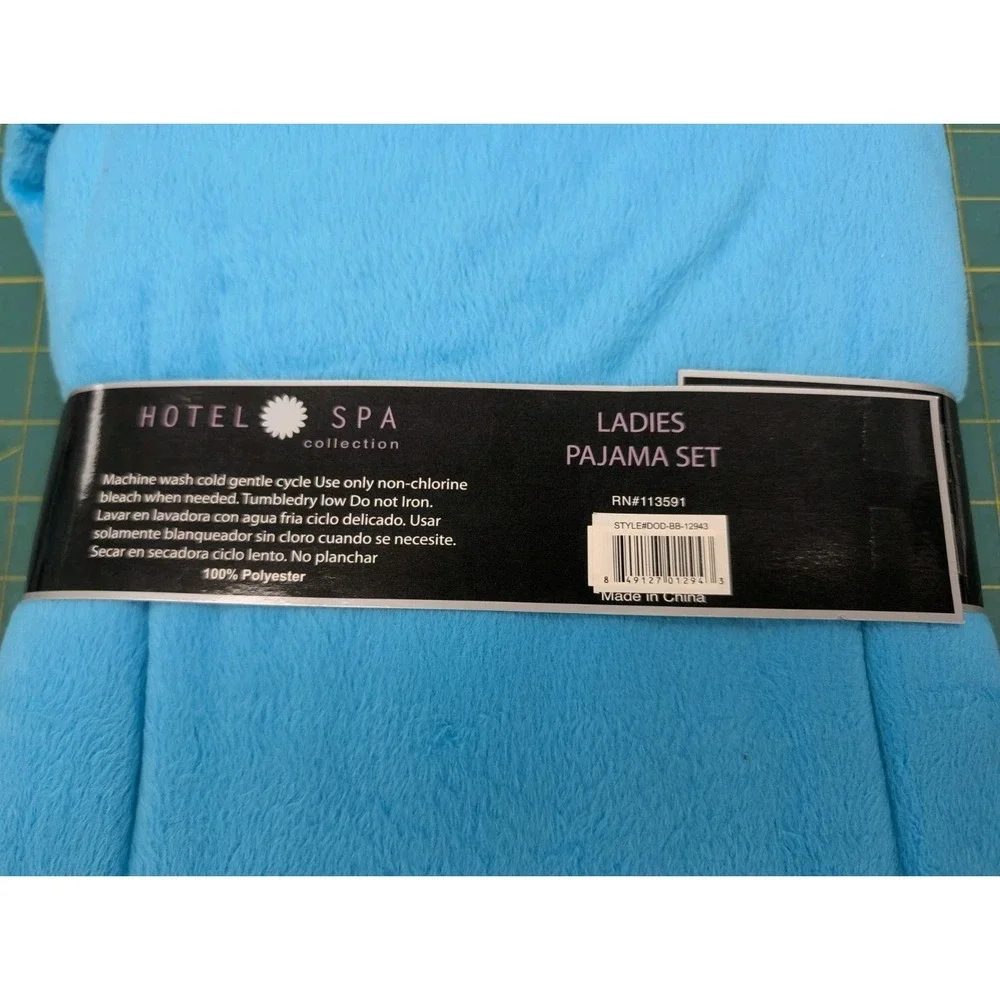 Hotel Spa Women's Small Ultimate Comfort Collection Pajamas Minky Fleece‎ NEW